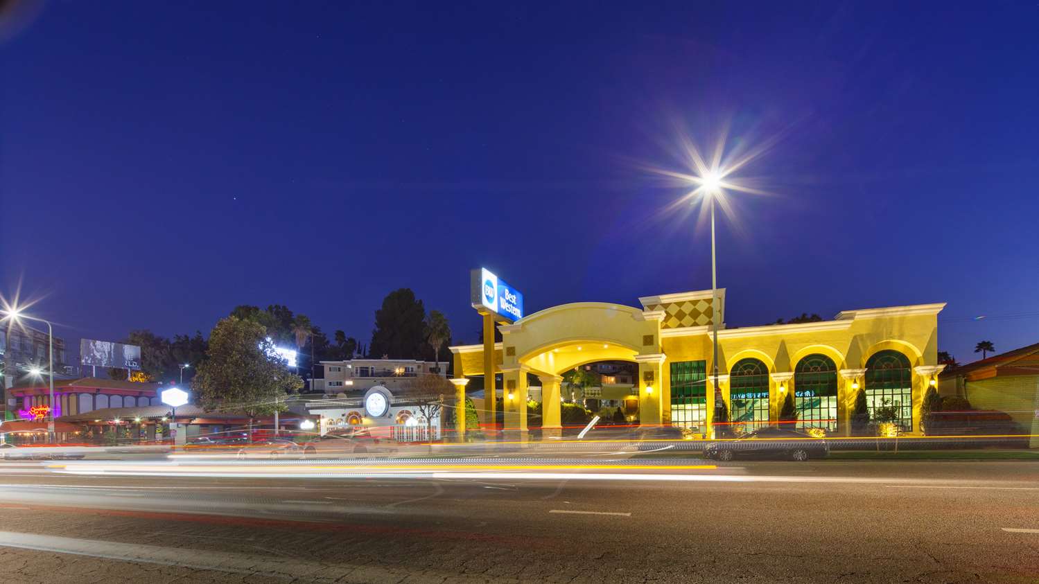 Best Western Woodland Hills Inn 2/37