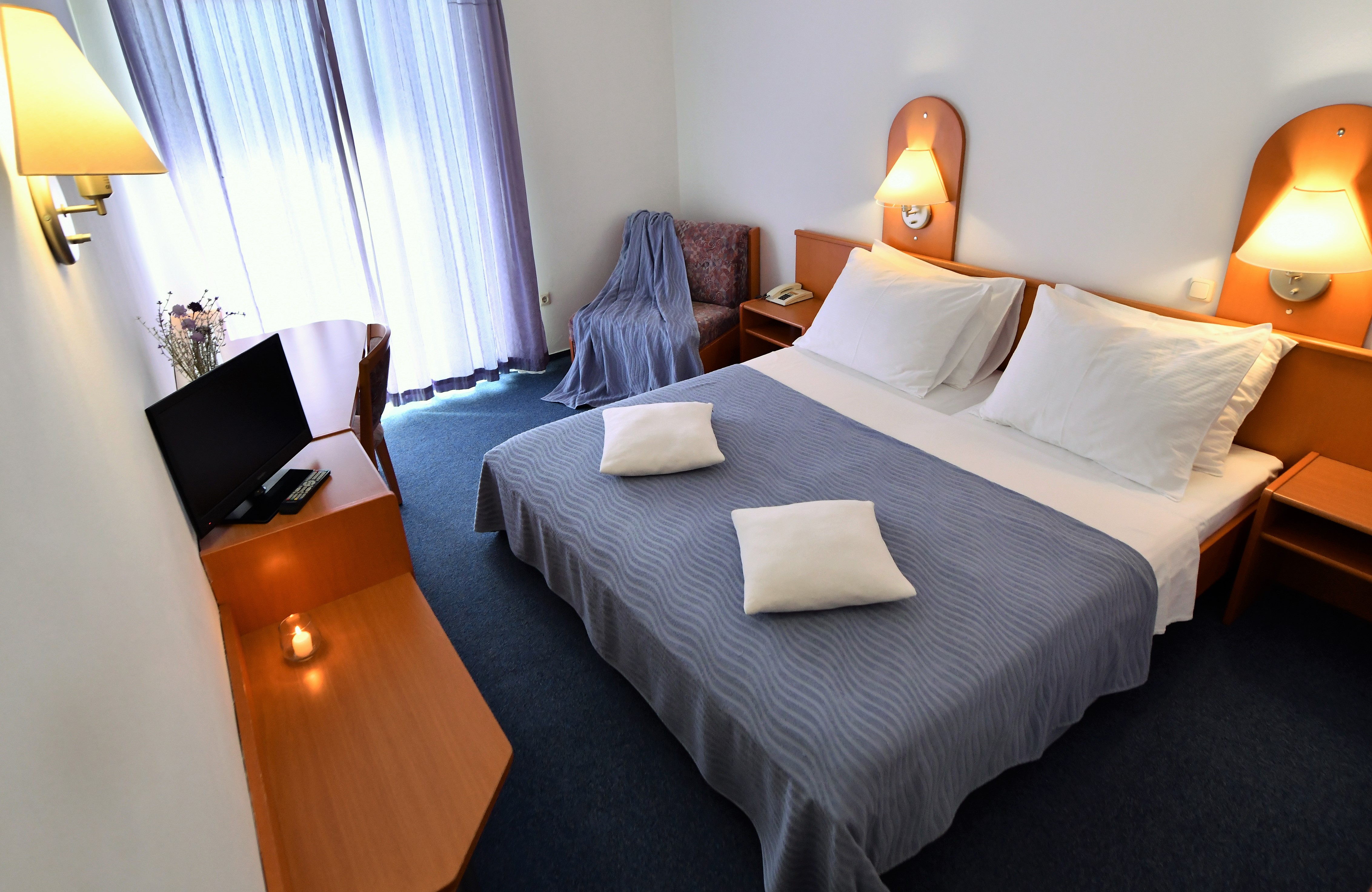 Comfort, Single, Double or Twin Bed