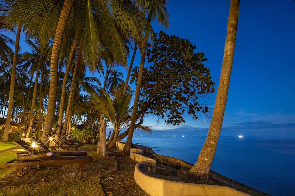 Alam Anda Ocean Front Resort And Spa 32/50
