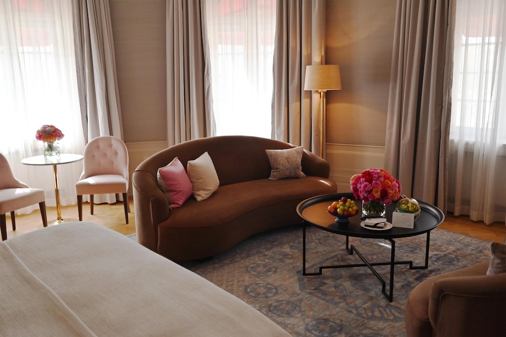 Diplomat Hotel 48/80