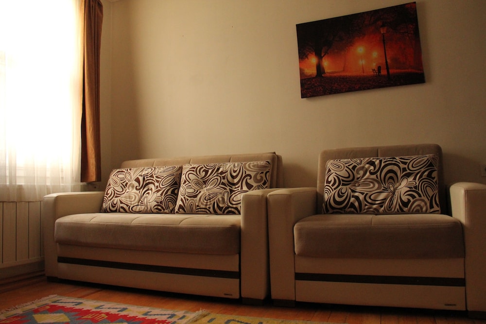 Jasmine Apartment 37/55