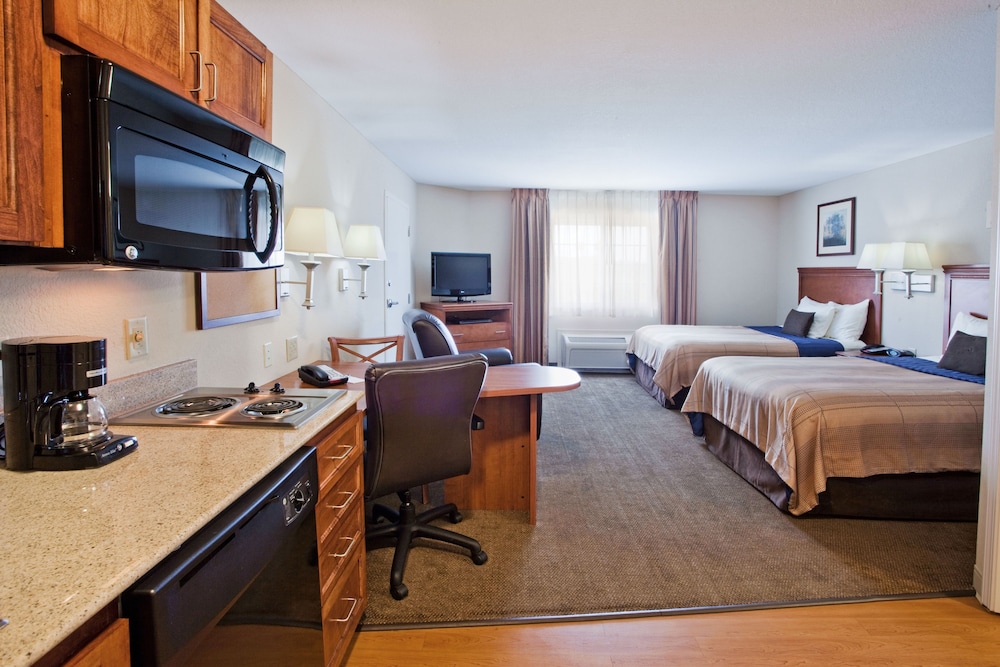 Candlewood Suites Macon 33/70