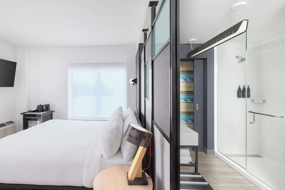 Aloft Fort Lauderdale Airport 14/46