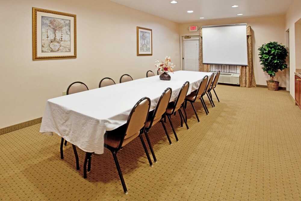 Holiday Inn Express Hotel And Suites Camden I20 Hwy 521 50/54