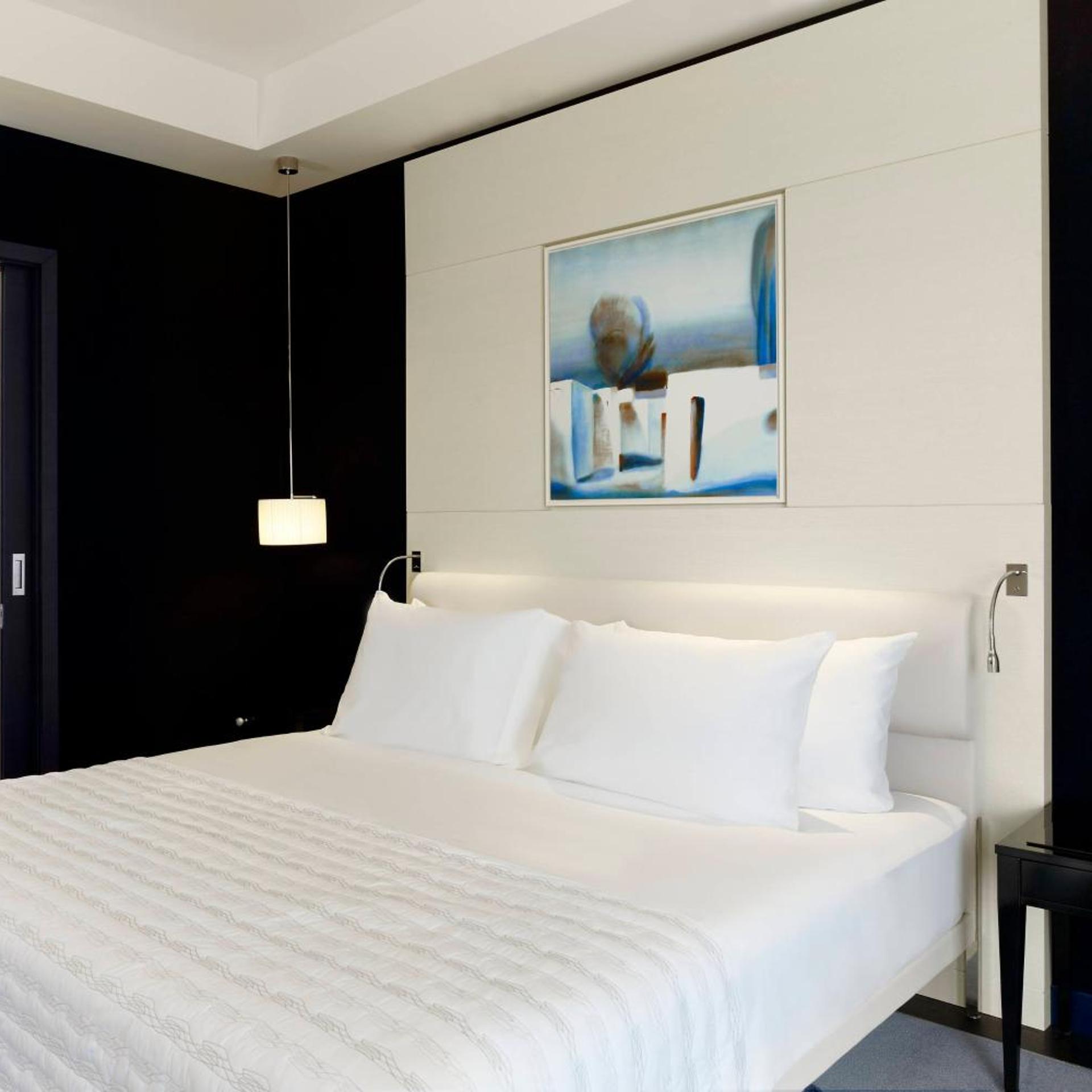 Gulf Suite, King Bed, Club Lounge Access