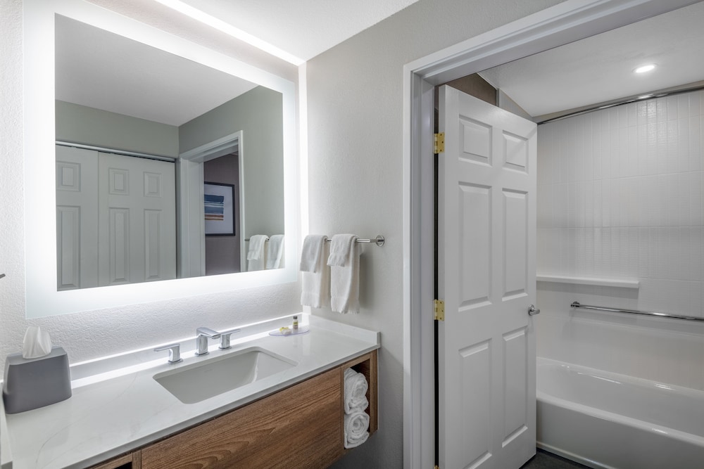 1 Bedroom, Suite, 2 Queen Beds, Kitchen, Accessible, Staybridge Suites Phoenix-Glendale 3/3
