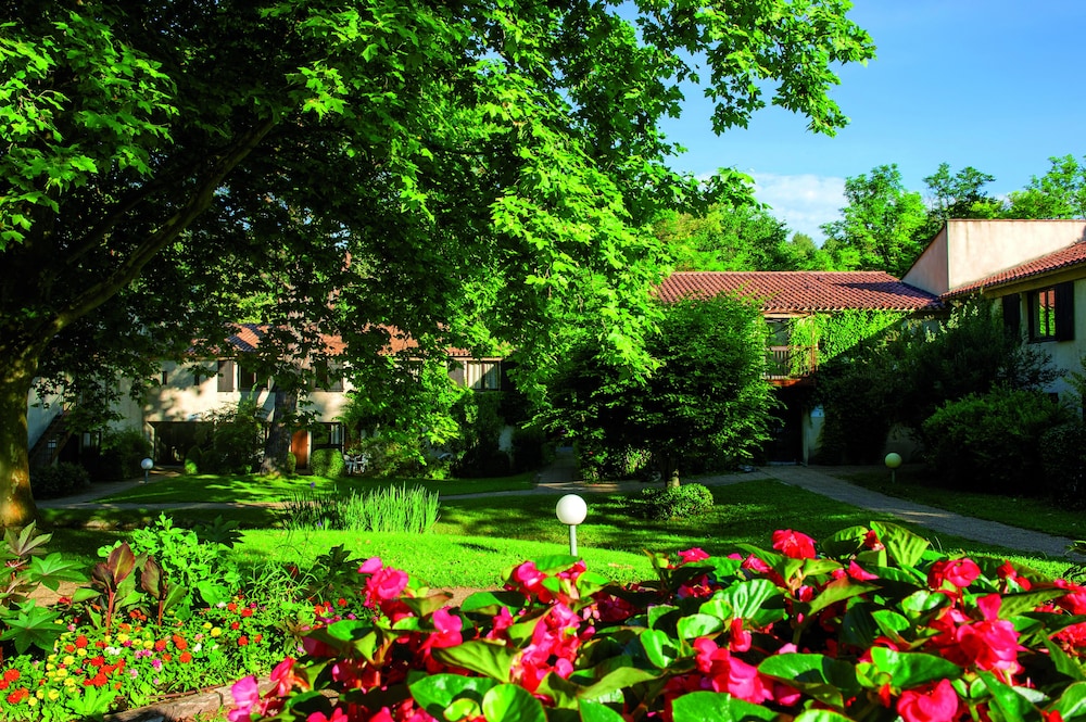 Club Domaine de Chateau Laval 45/49