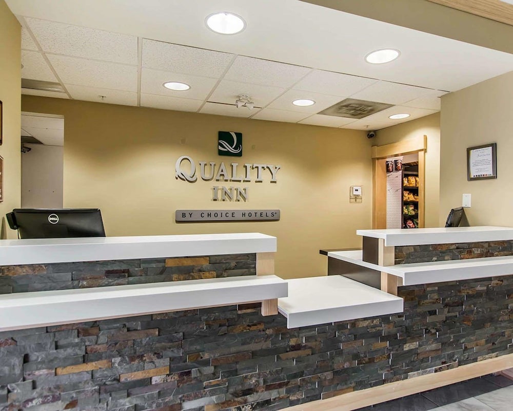 Quality Inn Moncton, NB 8/43
