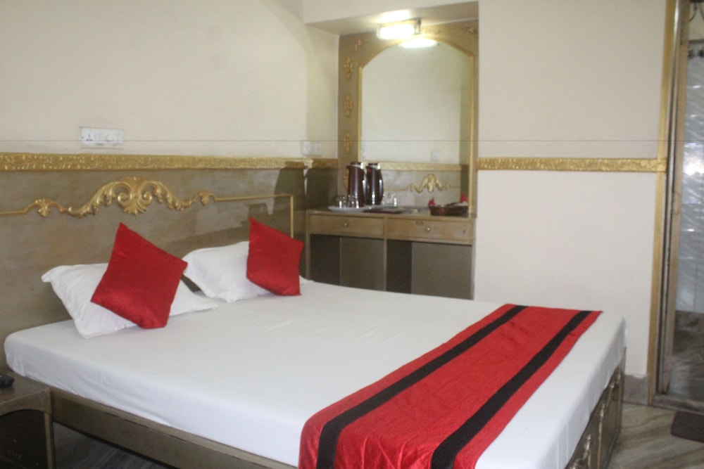 Hotel Heera 14/37