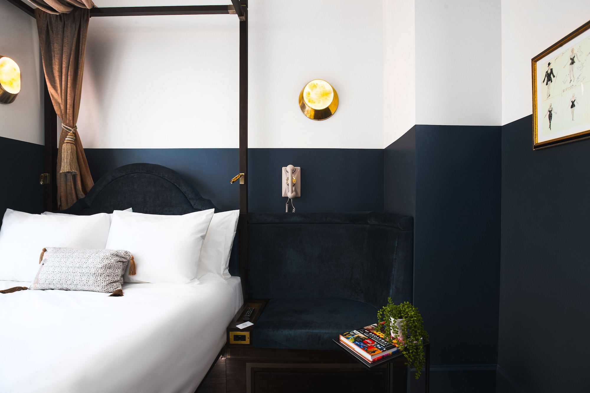 غرفة مريحة بسرير كوين، Civilian Hotel 6/7