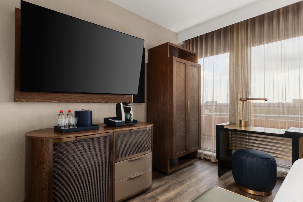 The Berkeley Richmond, Outset Collection by Hilton 20/65