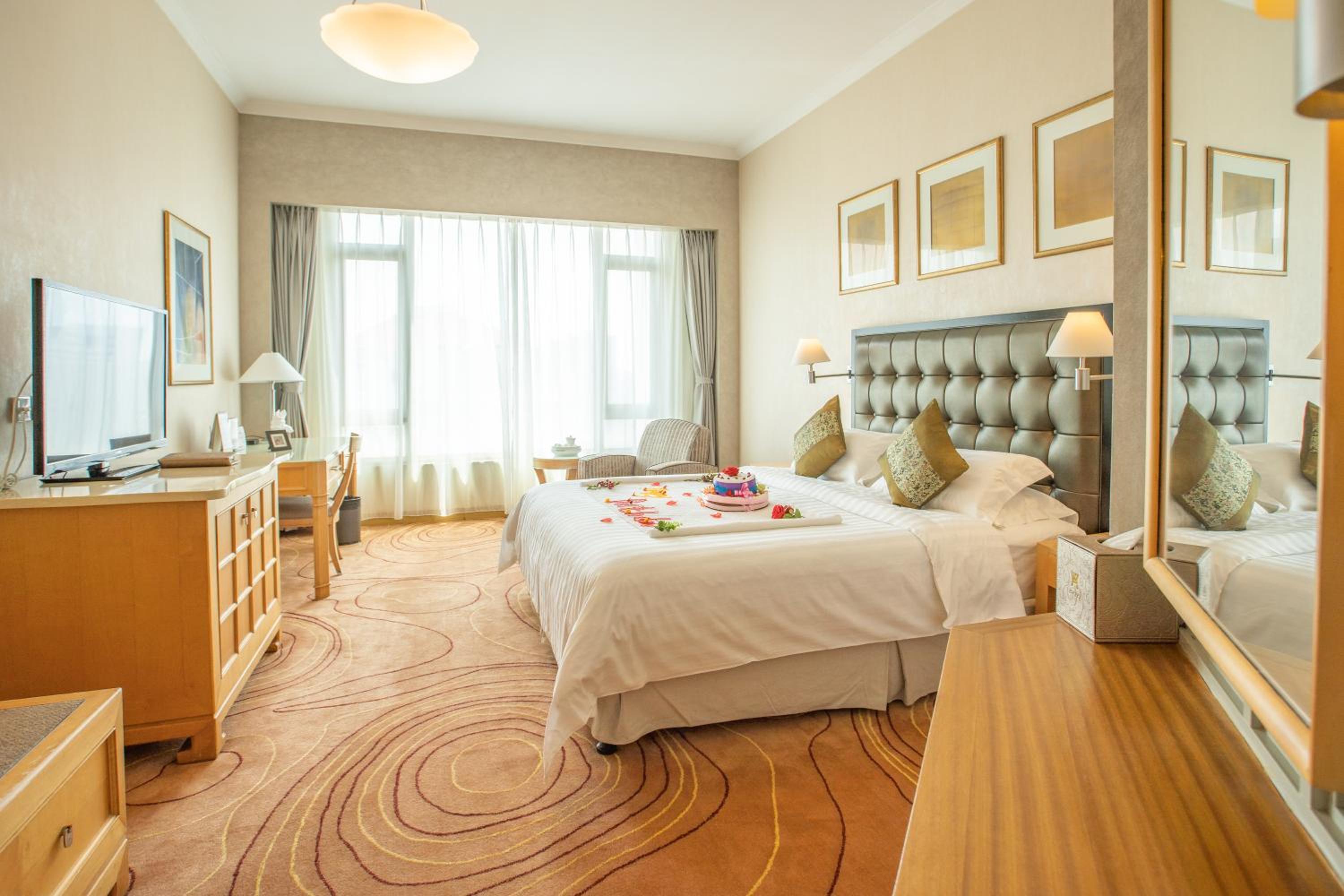 Premier, Deluxe, King Bed