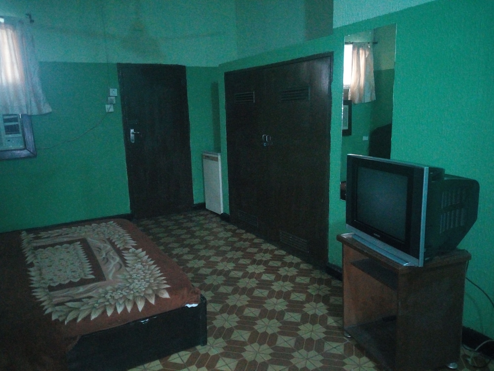 Sylvia's Place 18/19