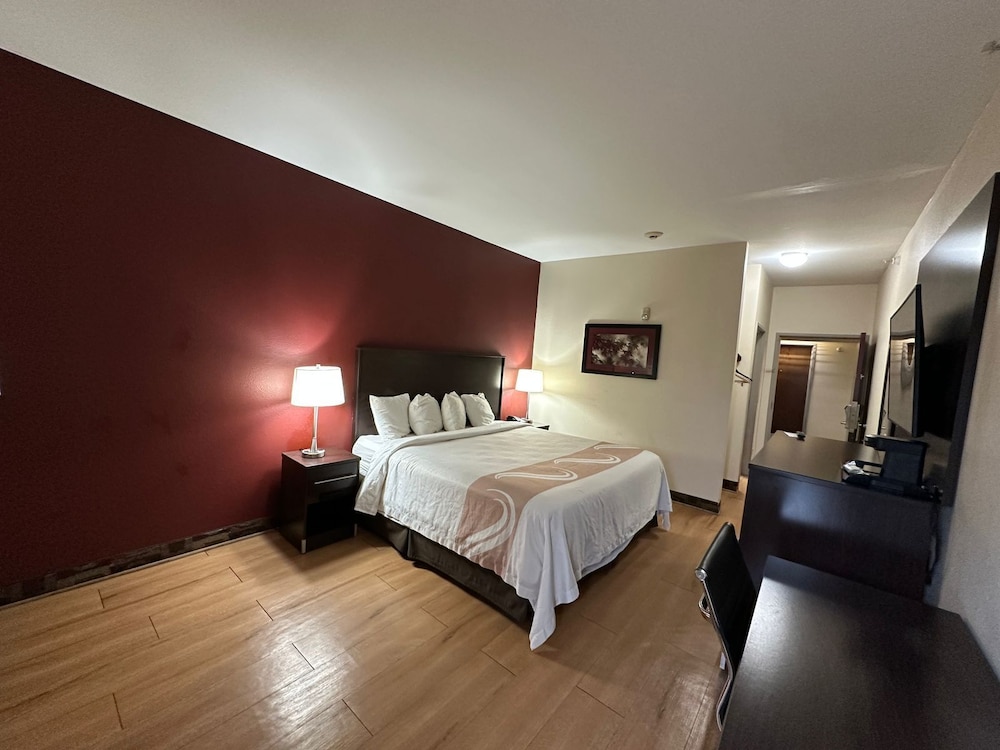Econo Lodge Inn & Suites Monee 12/59