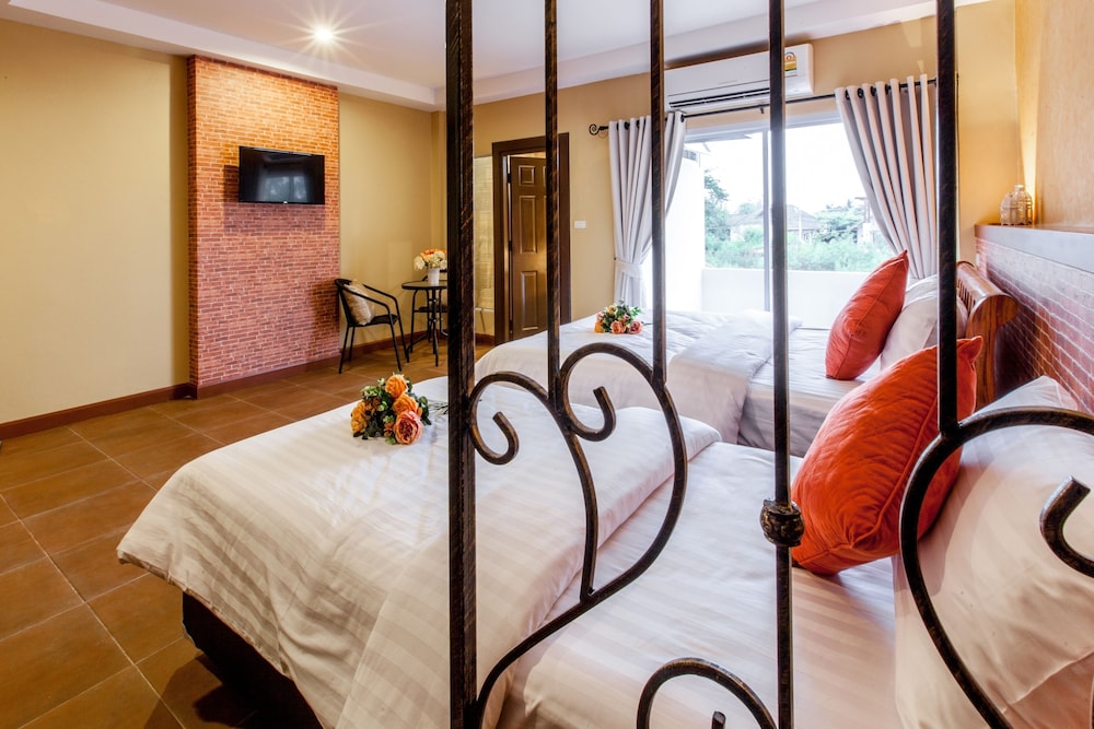 Gallery Lake View Hotel 35/64