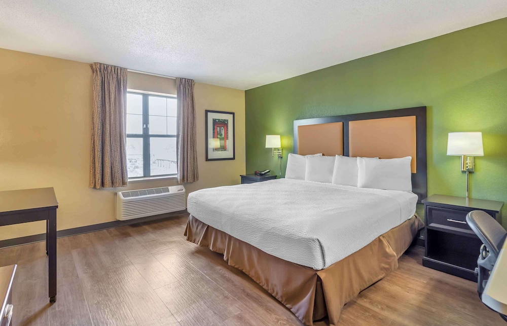 Extended Stay America - Chicago - Downers Grove 8/37