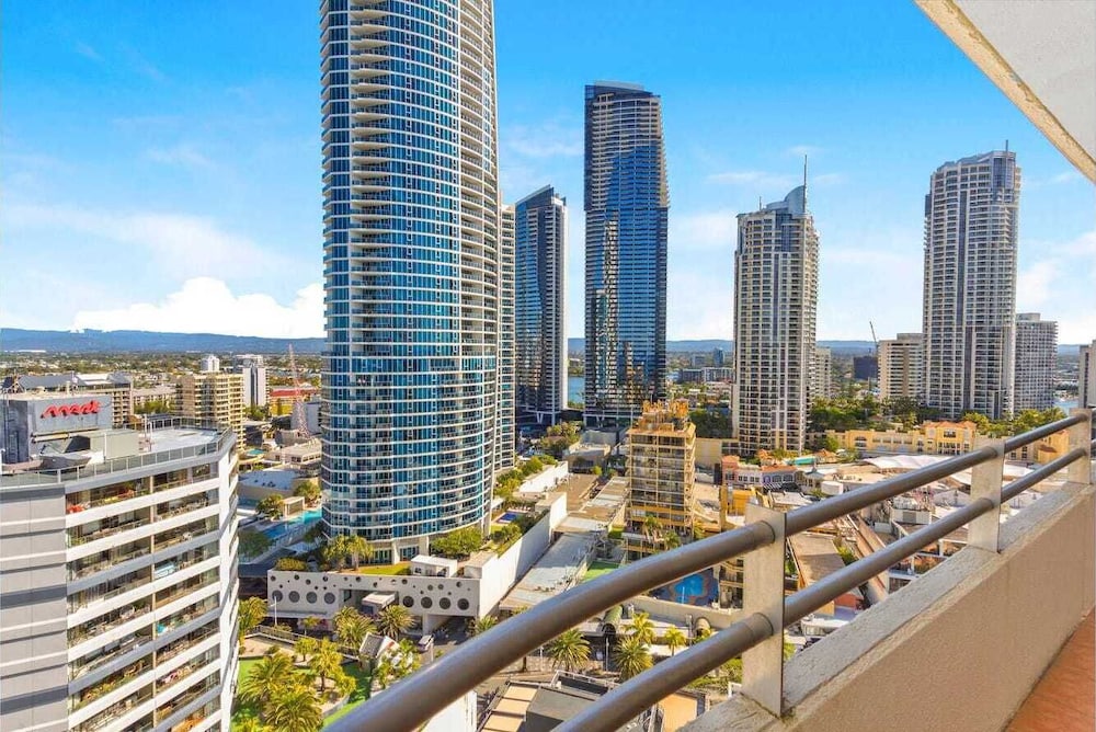 Zenith Ocean Front Apartments 45/50