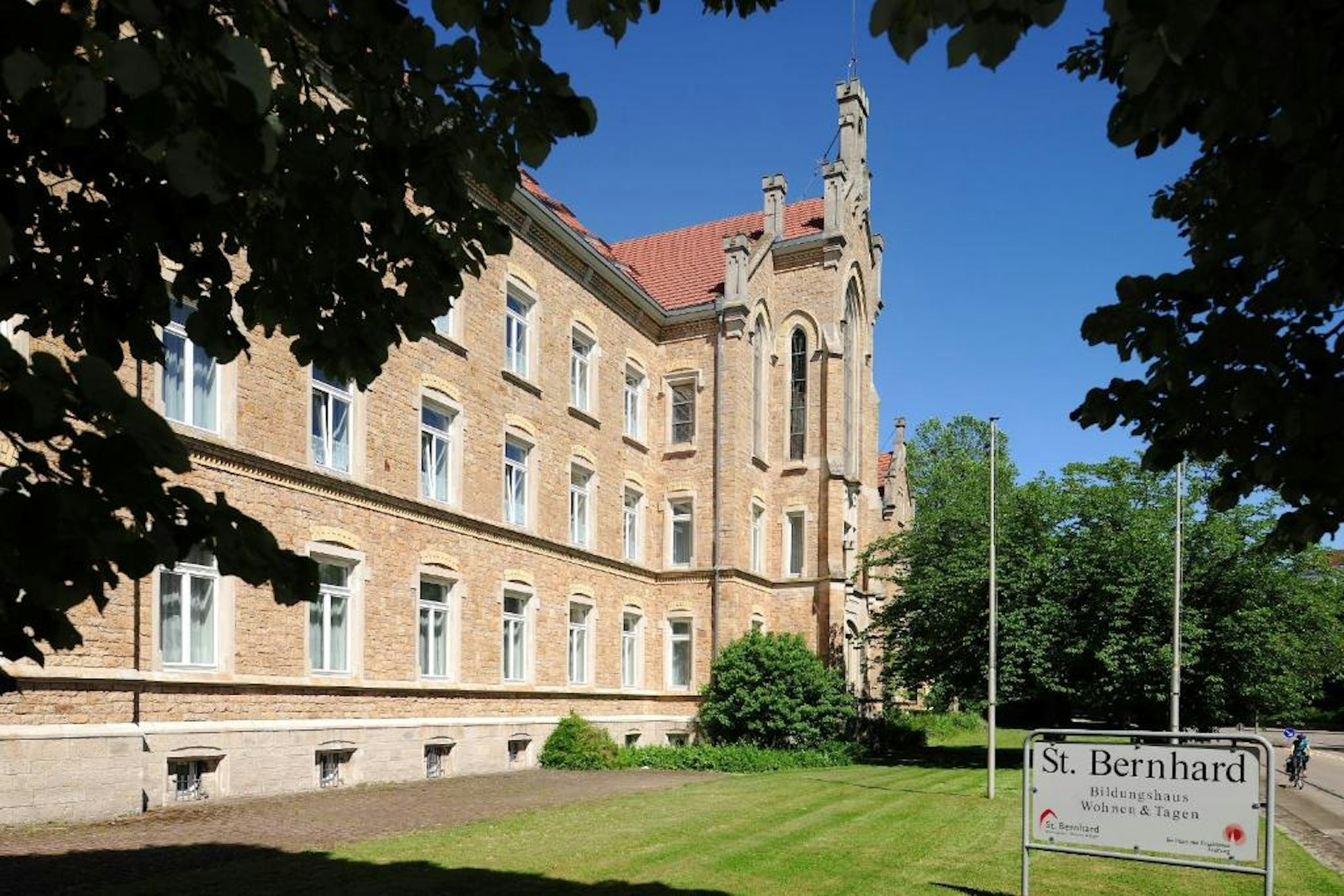 Bildungshaus St Bernhard 24/26