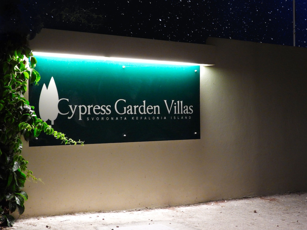 Cypress Garden Villas 2/50