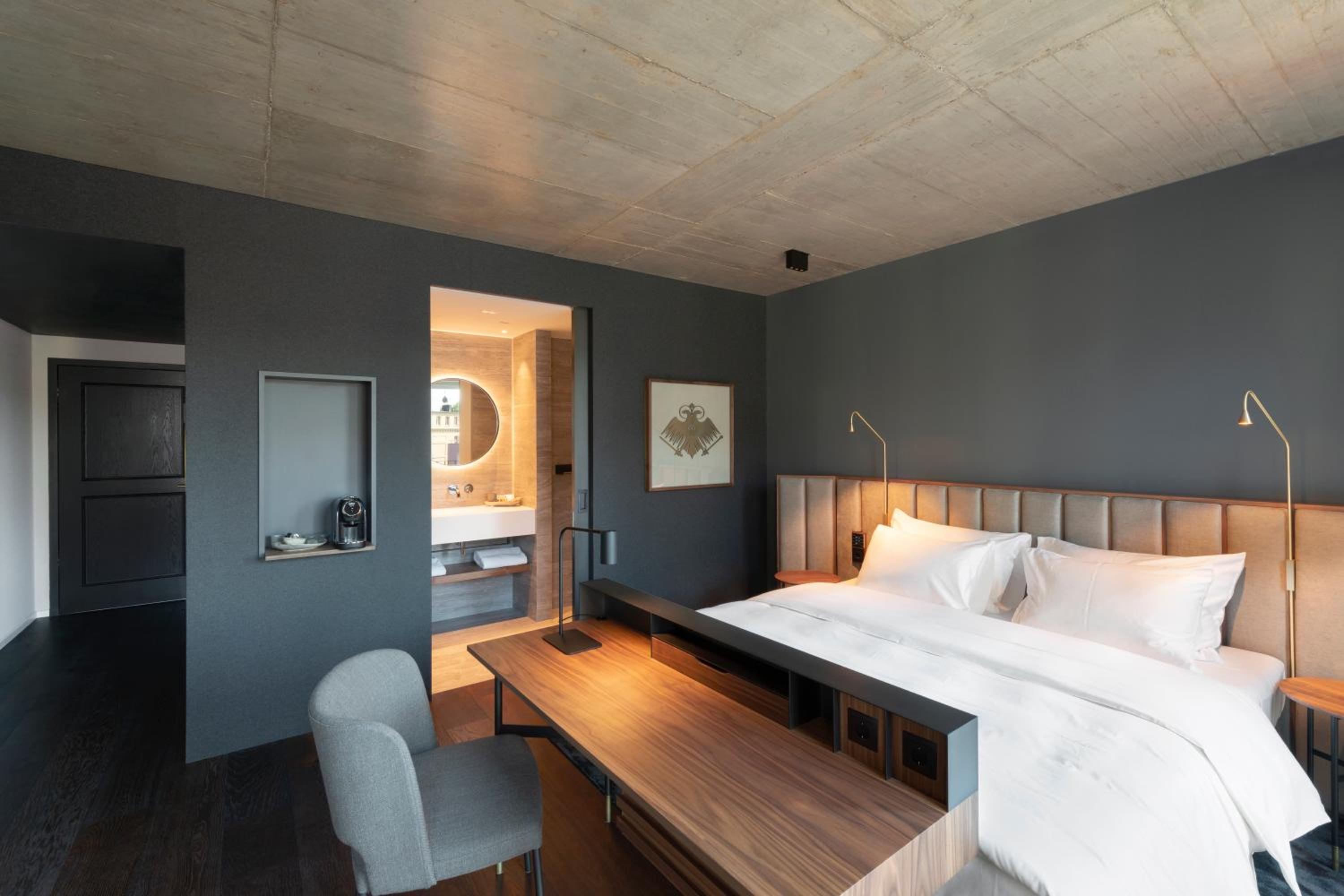 Legend Hotel 16/50