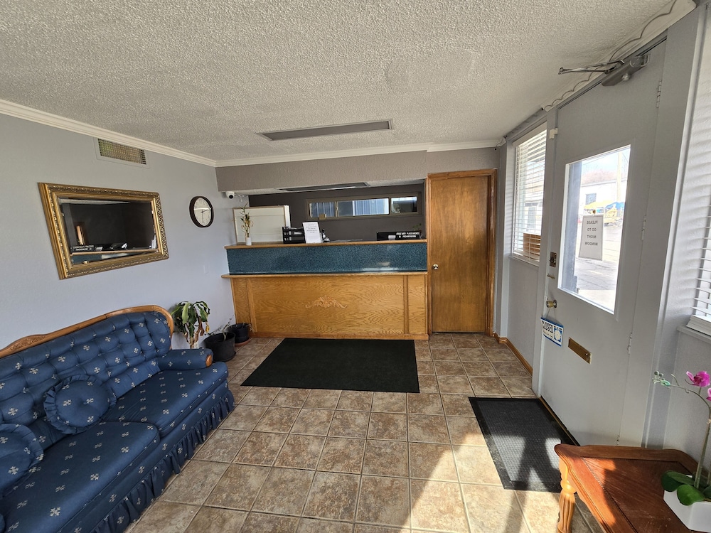 Richmond Inn & Suites 7/36