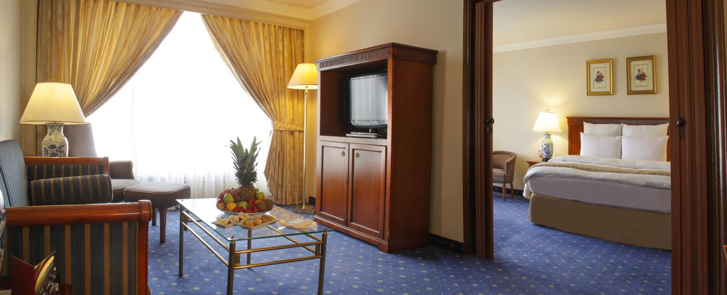Executive, Suite