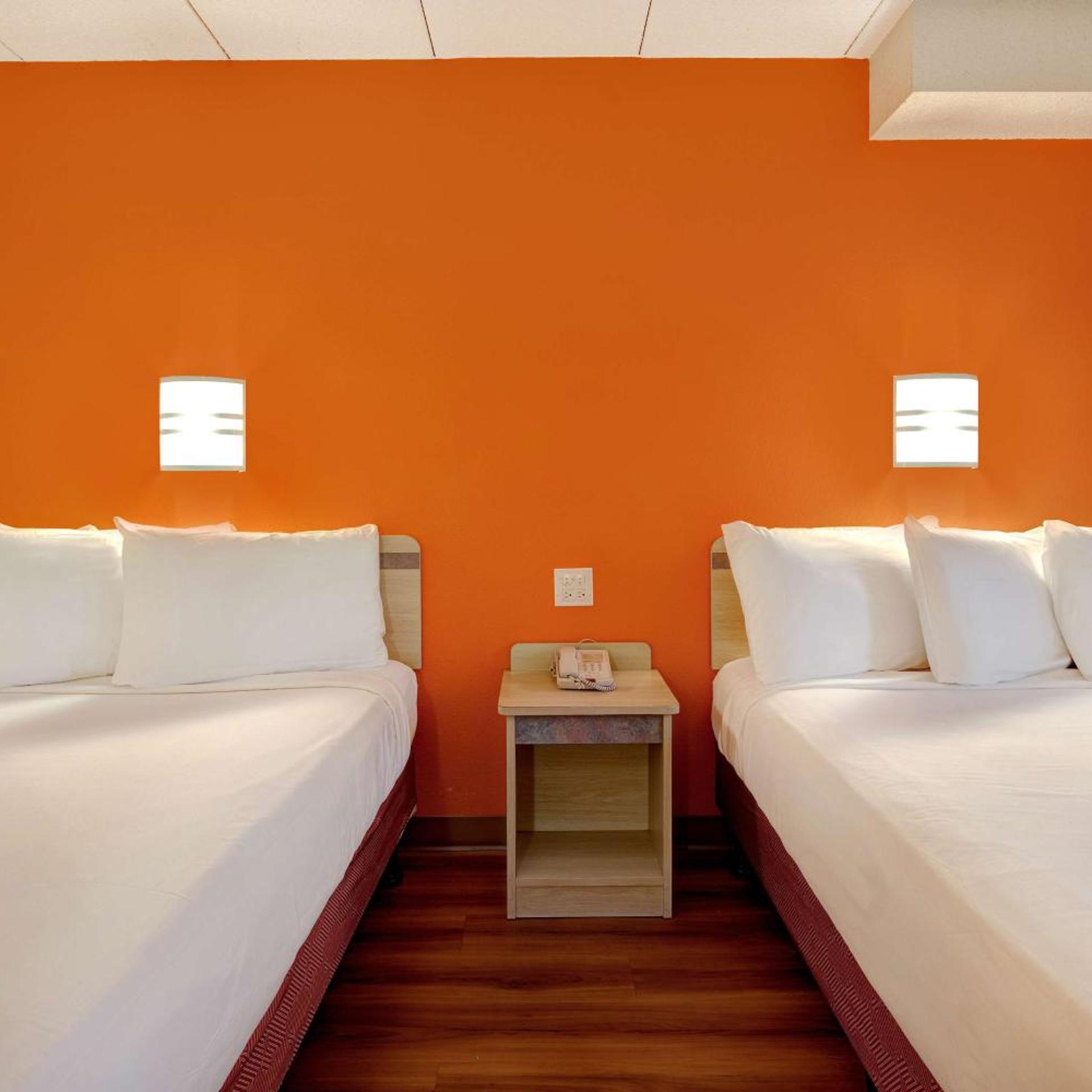 غرفة بسريرين كوين، Motel6 Lakeville, MN - South - Lakeville 7/10