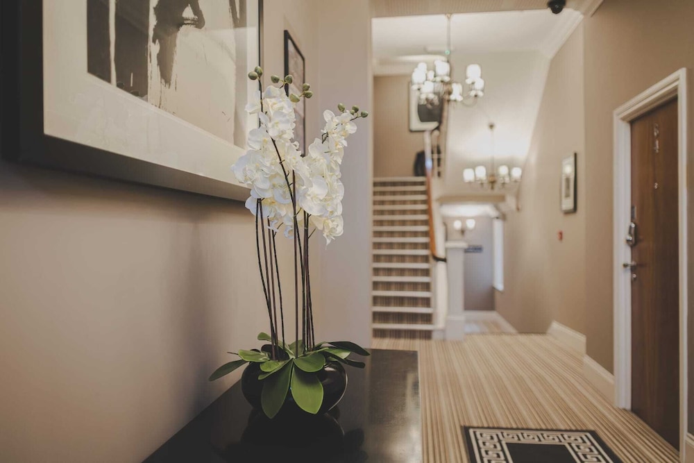 Kensington House Aparthotel by Warren Collection 53/59