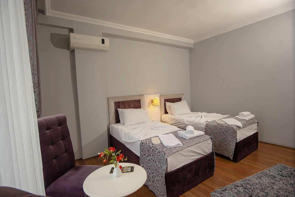 Srf Hotel 18/29