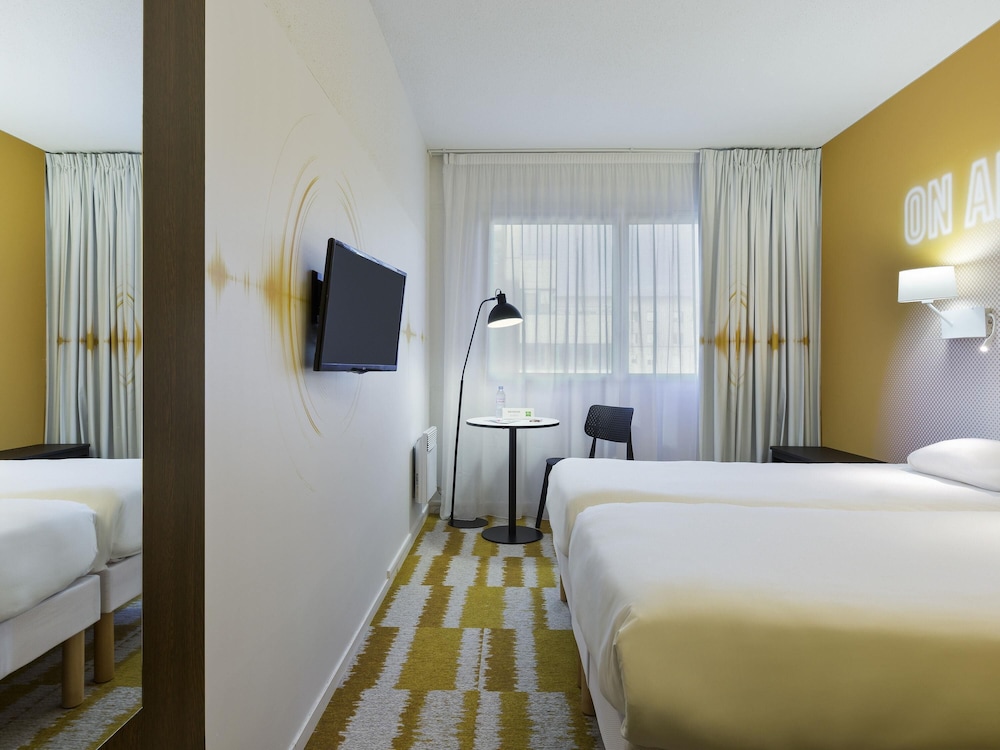 Ibis Styles Massy Opera 12/41