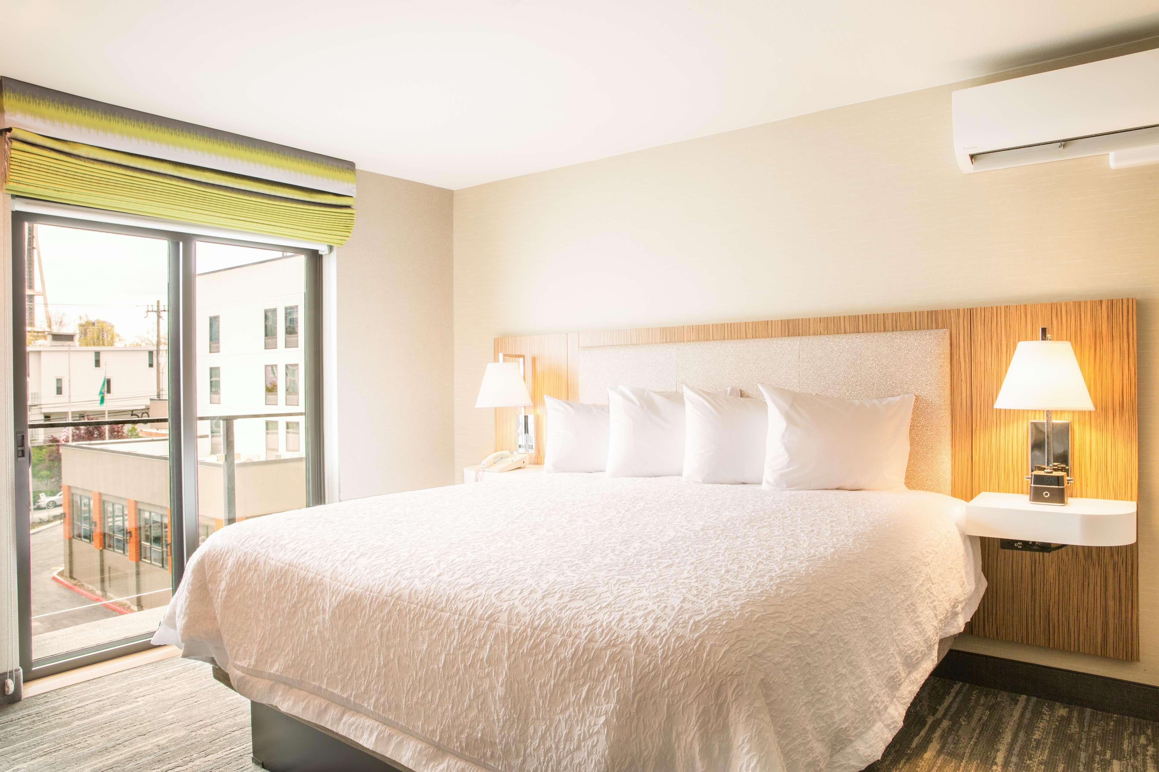 1 BEDROOM, SUITE, KING BED
