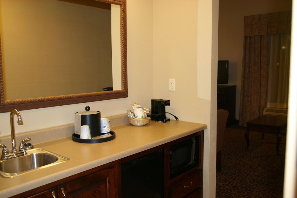 Hampton Inn Suites Brookings 34/37