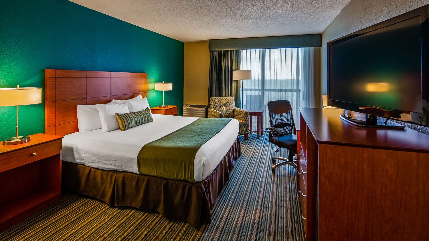 Room, King Bed, Bay Front, Balcony