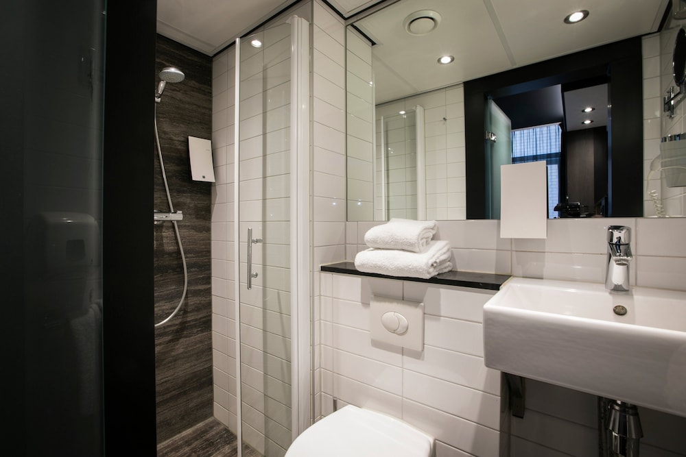Eden Studios And Apartments 42/42