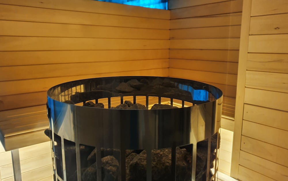 Nash Suites Hotel 27/38