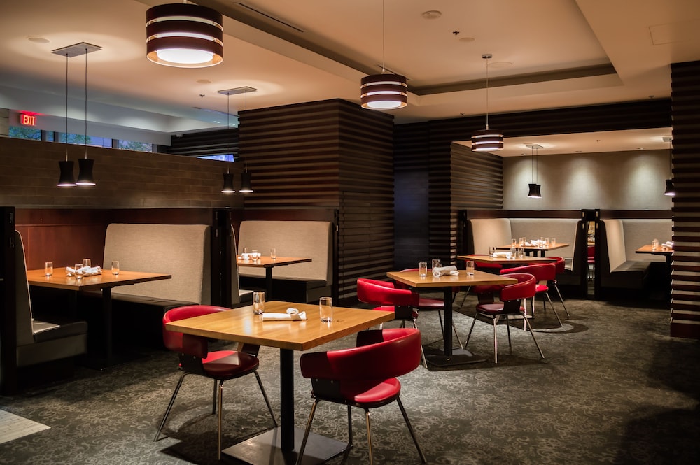 Coast Coal Harbour Hotel 48/64