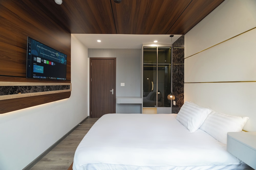 3 BEDROOMS, APARTMENT, 2 BATHROOMS