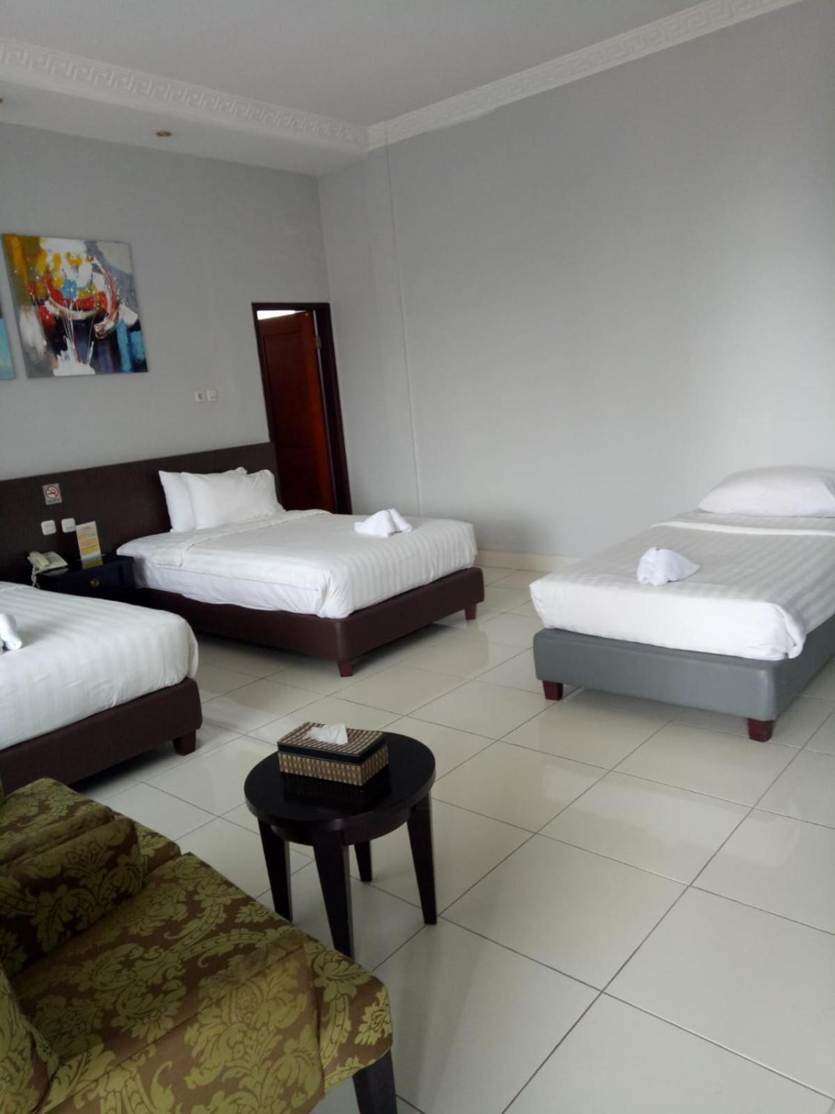Sindha Hotel Ruteng 14/29