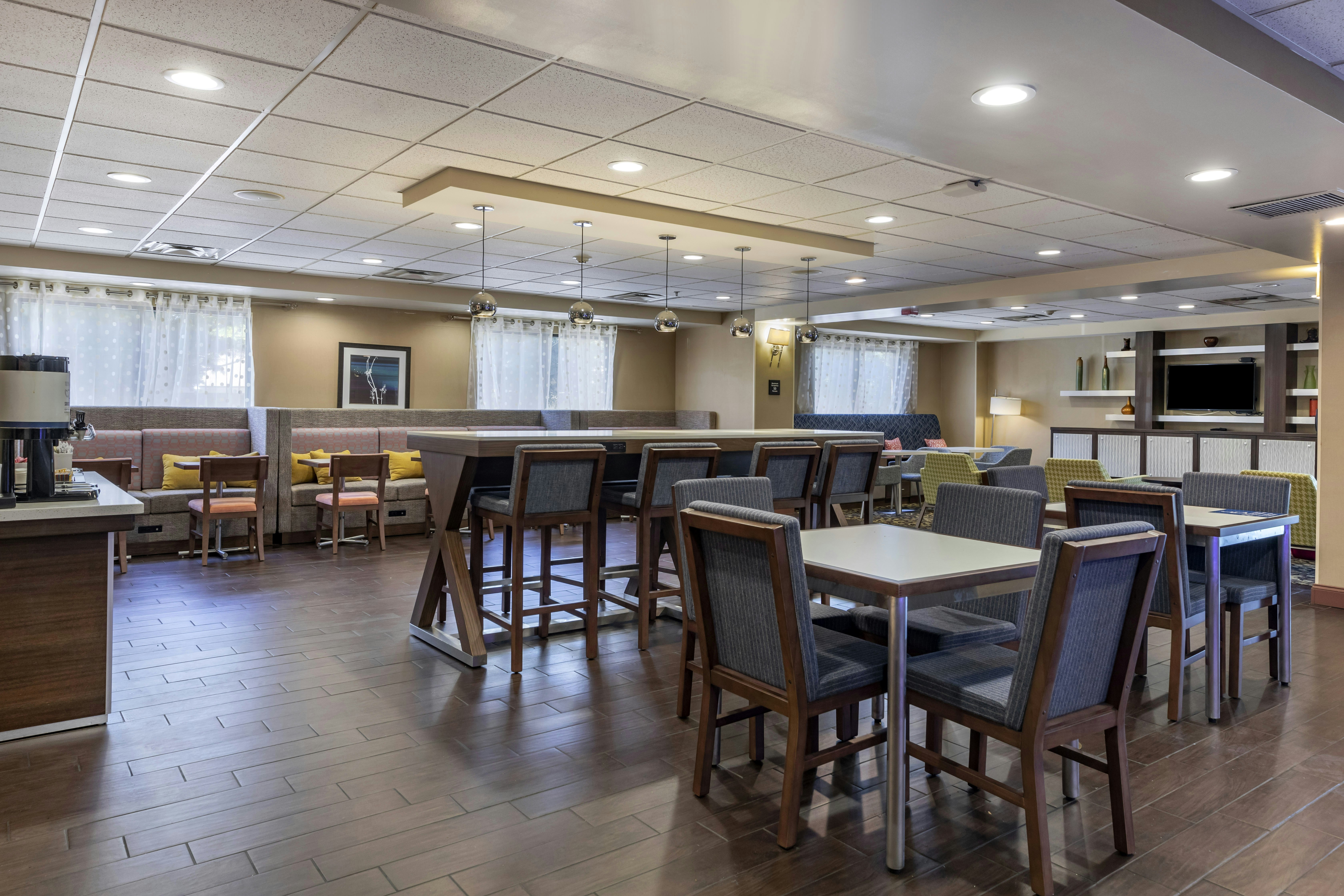 Hampton Inn Norco Corona Eastvale 44/59