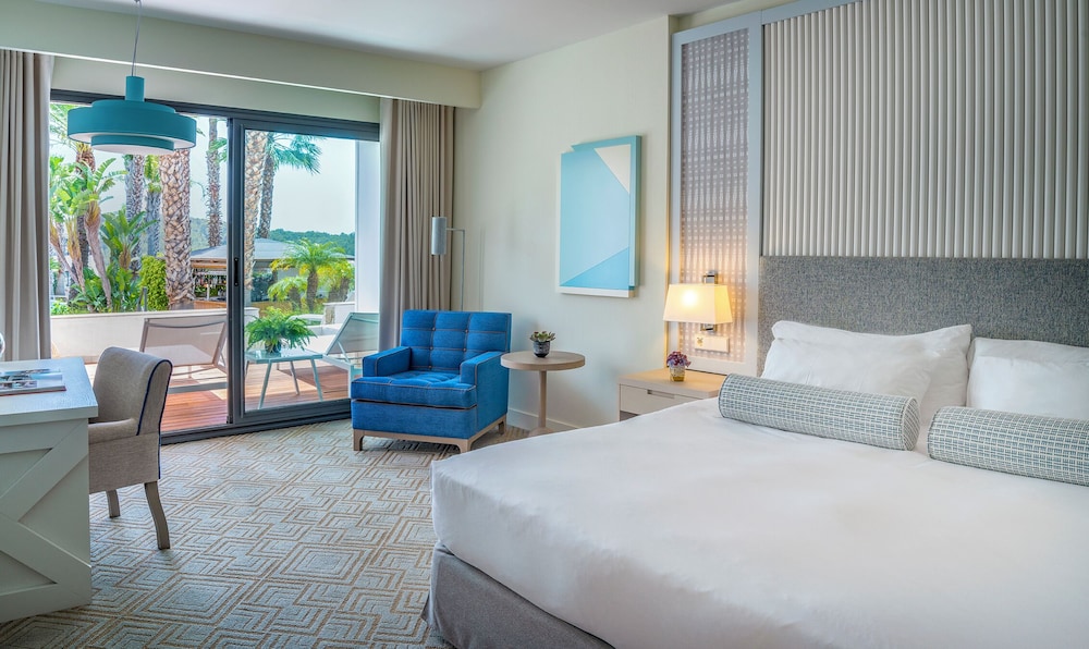 DELUXE, SEA VIEW, TERRACE