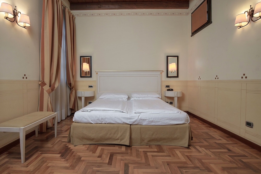 Villa Policreti Hotel 9/50