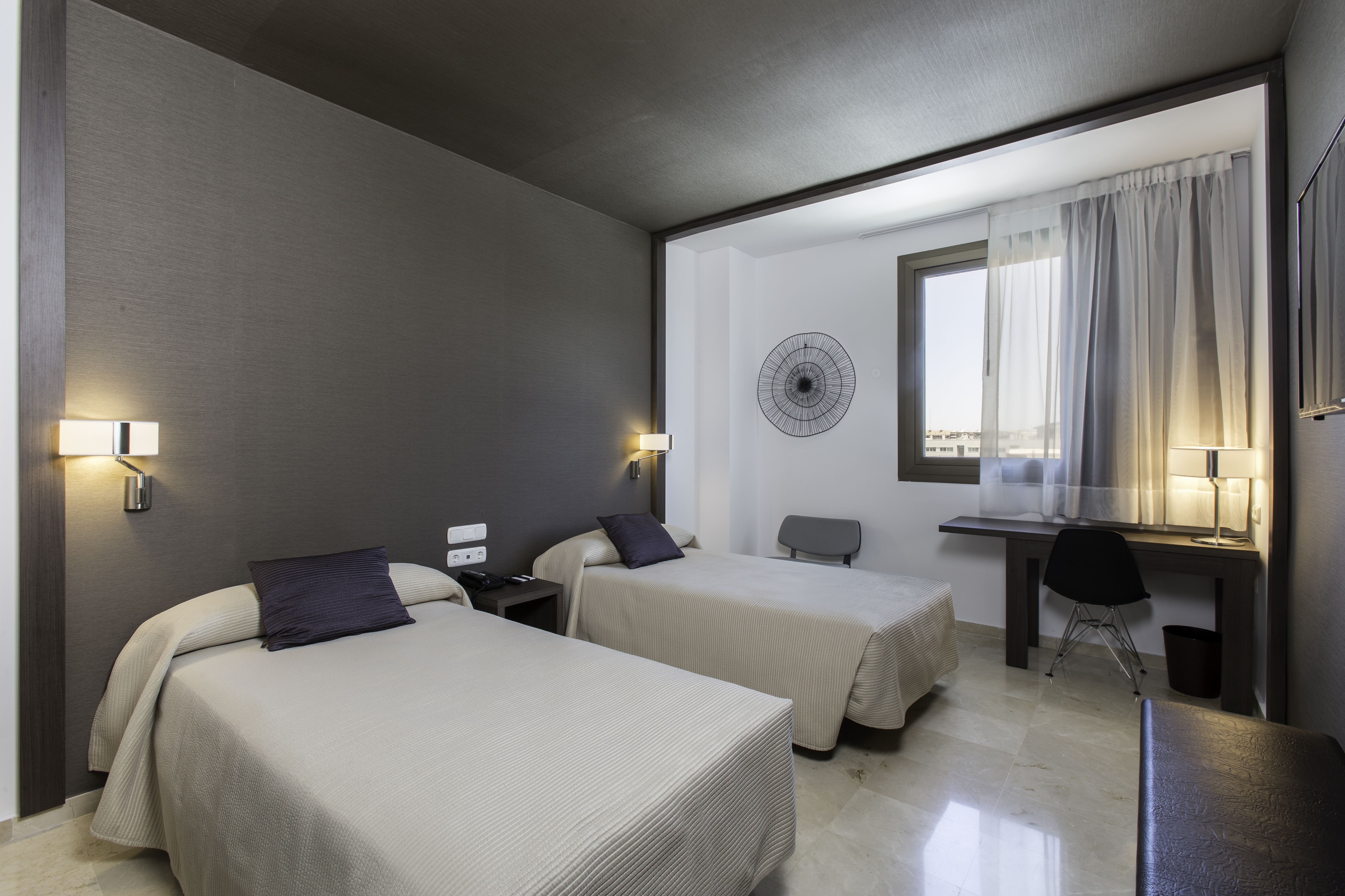 SUPERIOR, 2 BEDS