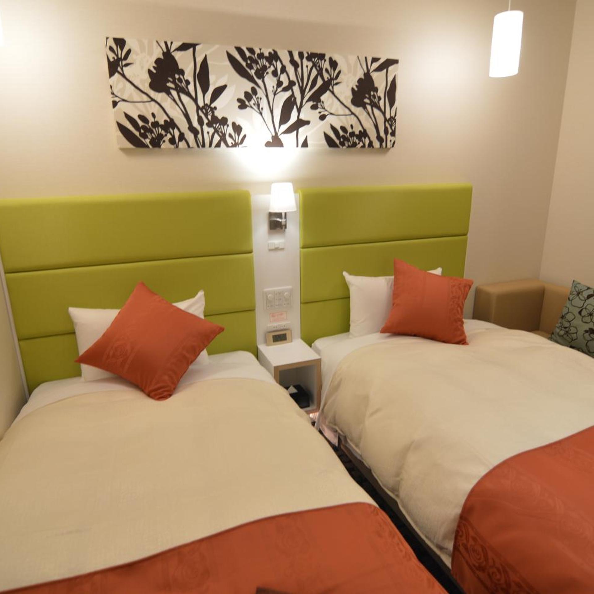 Moderate, Twin Beds