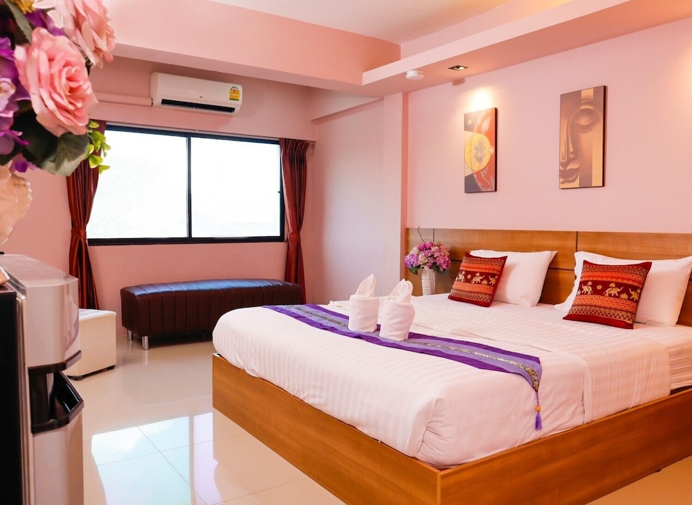 DELUXE, DOUBLE BED