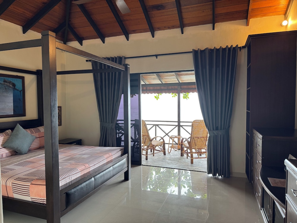 Minang Cove Resort & Spa 10/30