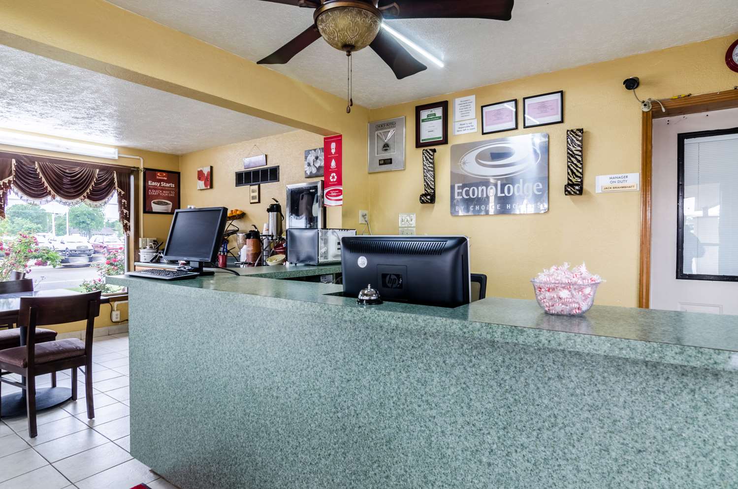 Econo Lodge Winfield 6/24