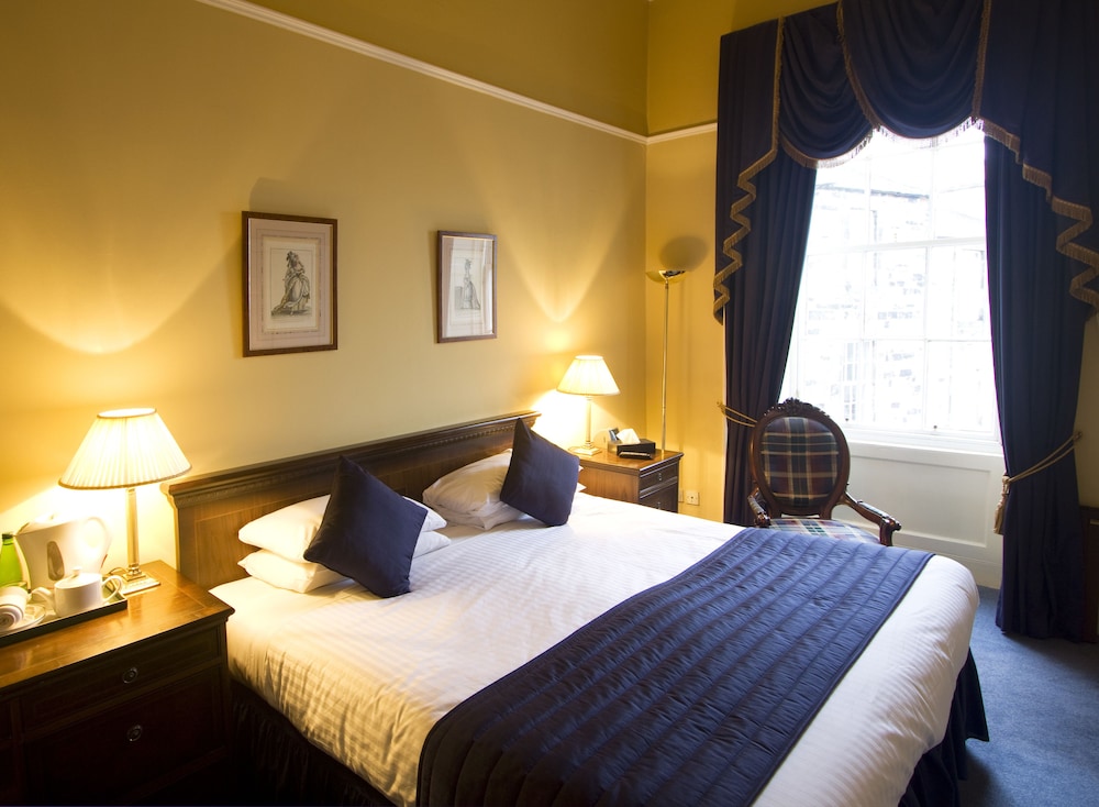 Royal Scots Club Hotel 6/56