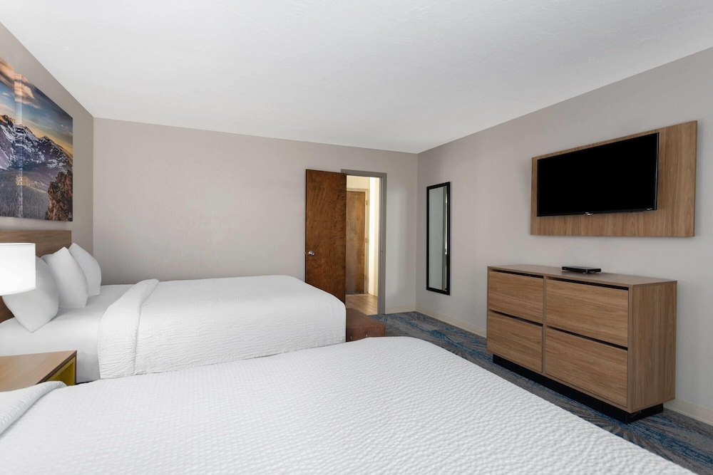 Days Inn and Suites by Wyndham Downtown Missoula-University 20/66