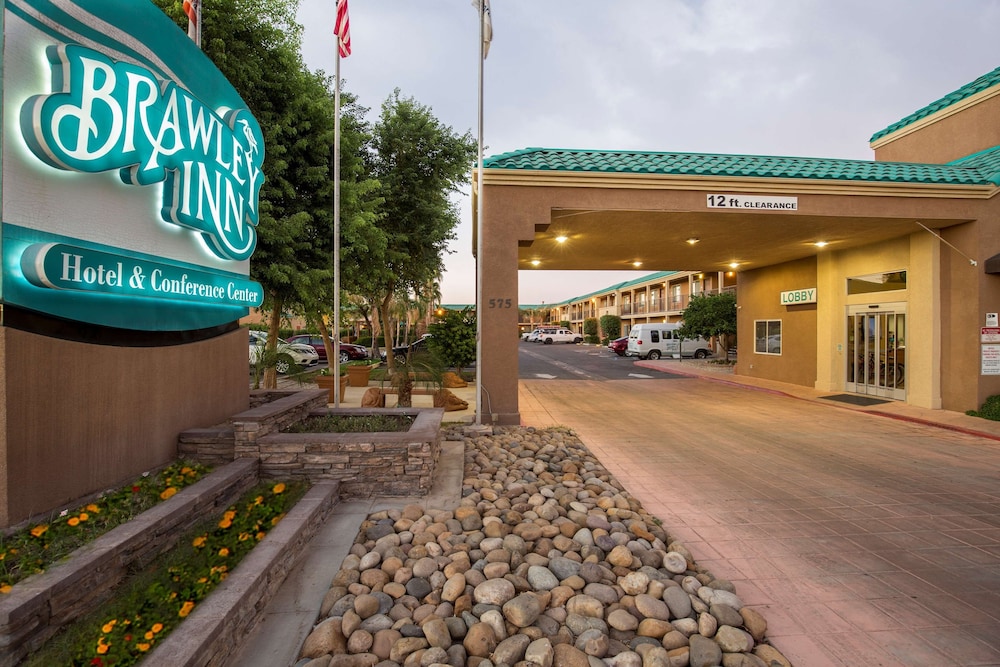 Brawley Inn 45/51