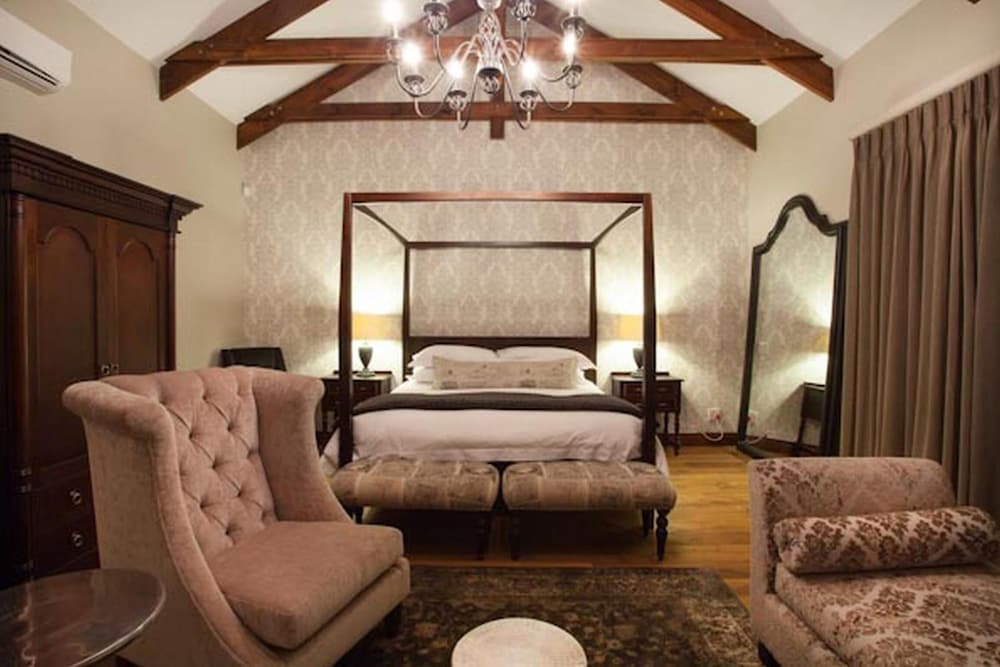 Under Oaks Guest House 15/50